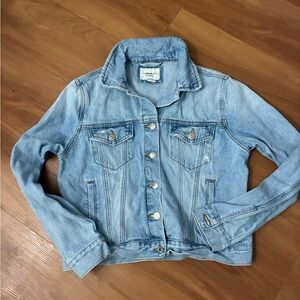 Forever 21 blue denim distressed jean jacket Size M